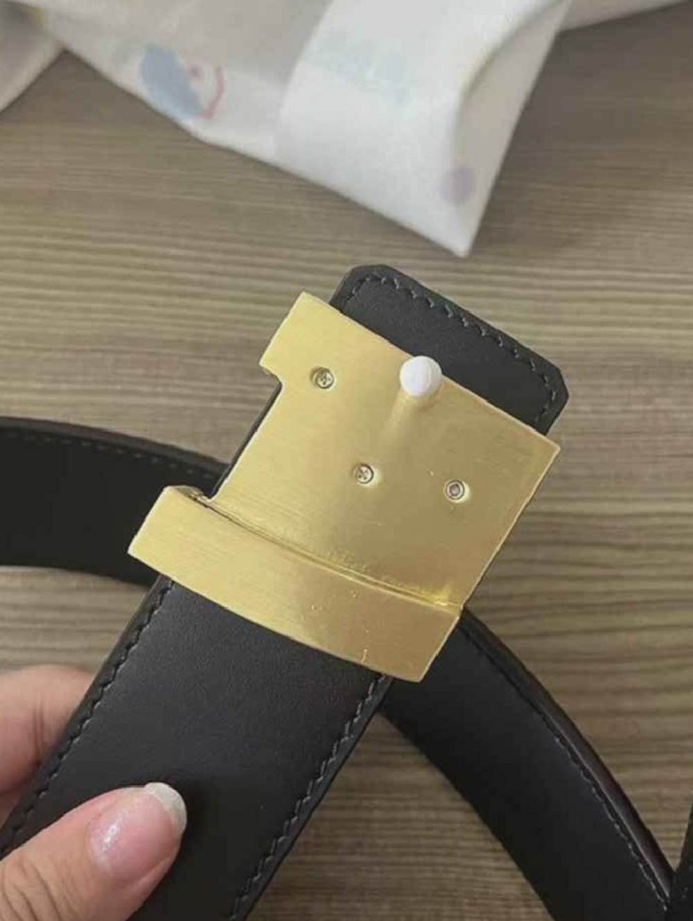 Louis Vuitton Damier Canvas Belt with Gold LV Buckle - Picture 3 of 8